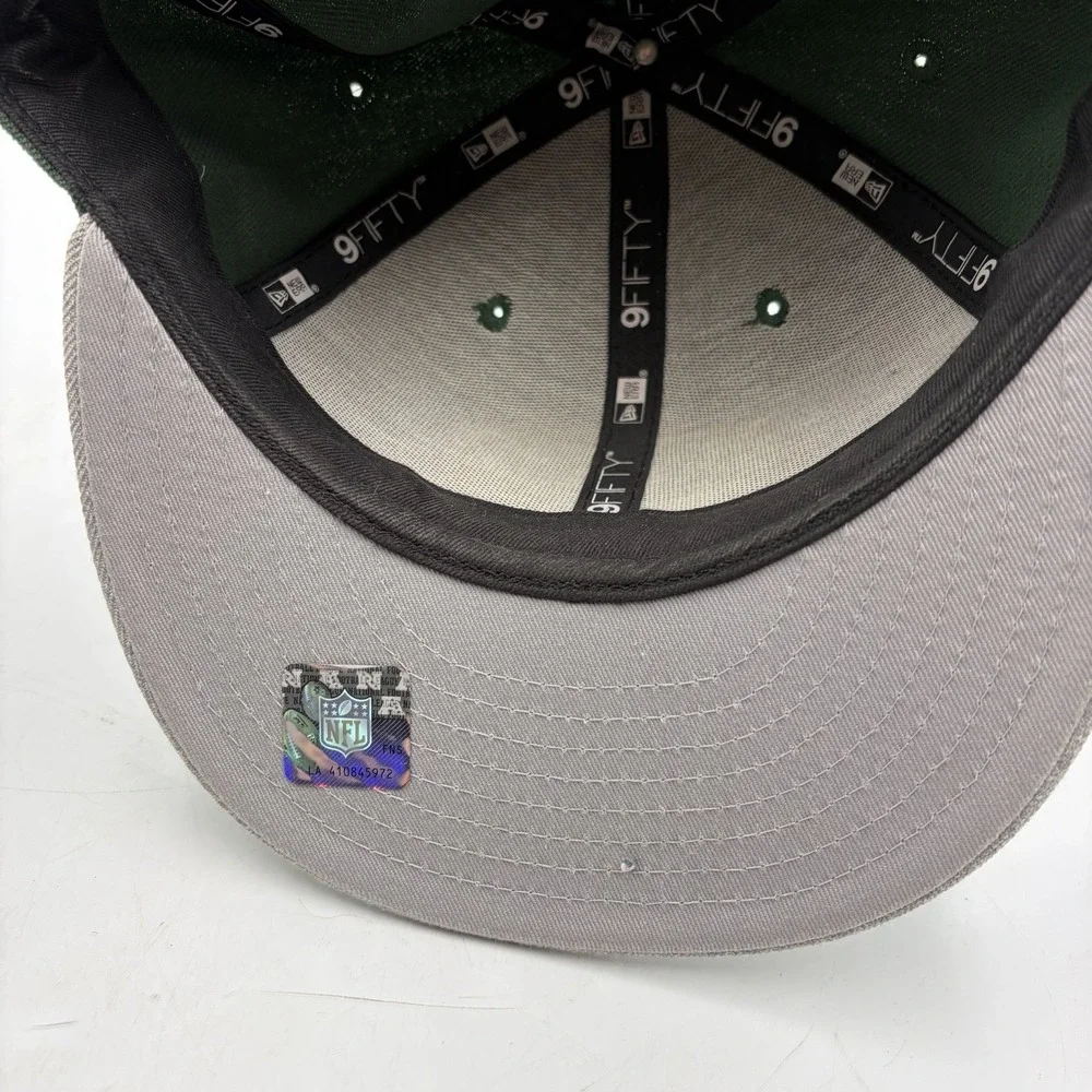 New Era  Green Bay Packers Snapback Adjustable Hat Cap Reverse Green/Grey 9Fifty